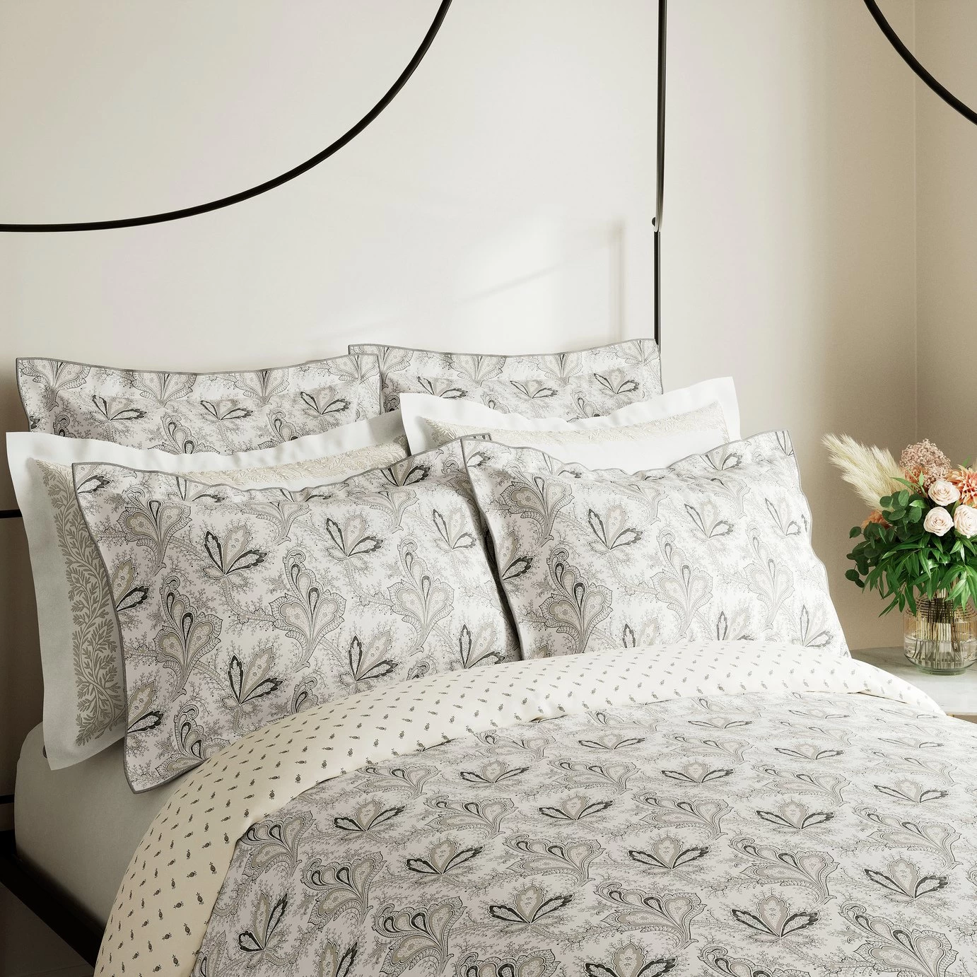 V&A Cotton 200 TC Aarya Indian Paisley Pillowcase - White - Image 2