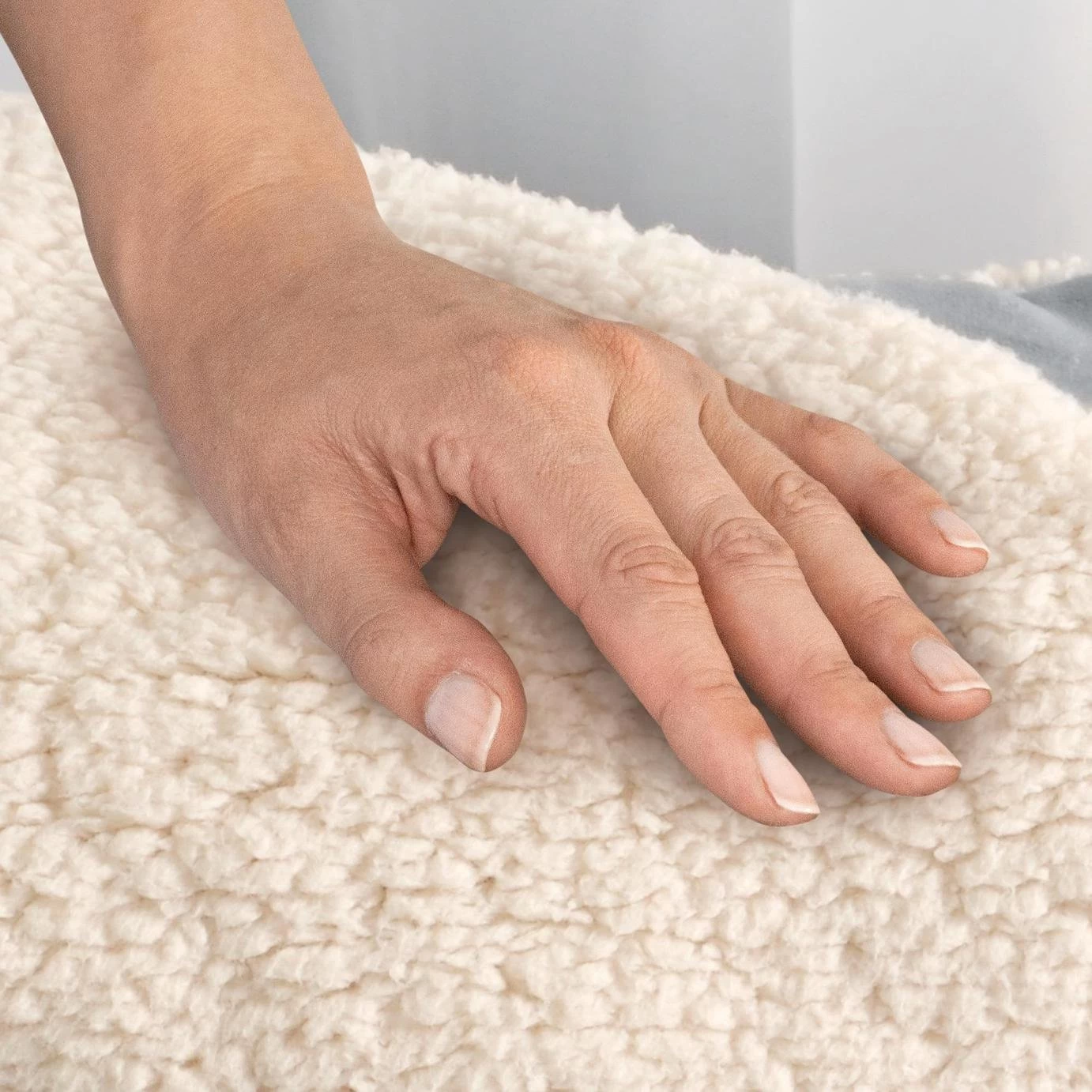 Dreamland Sherpa Tartan Reversible Overblanket - Image 11