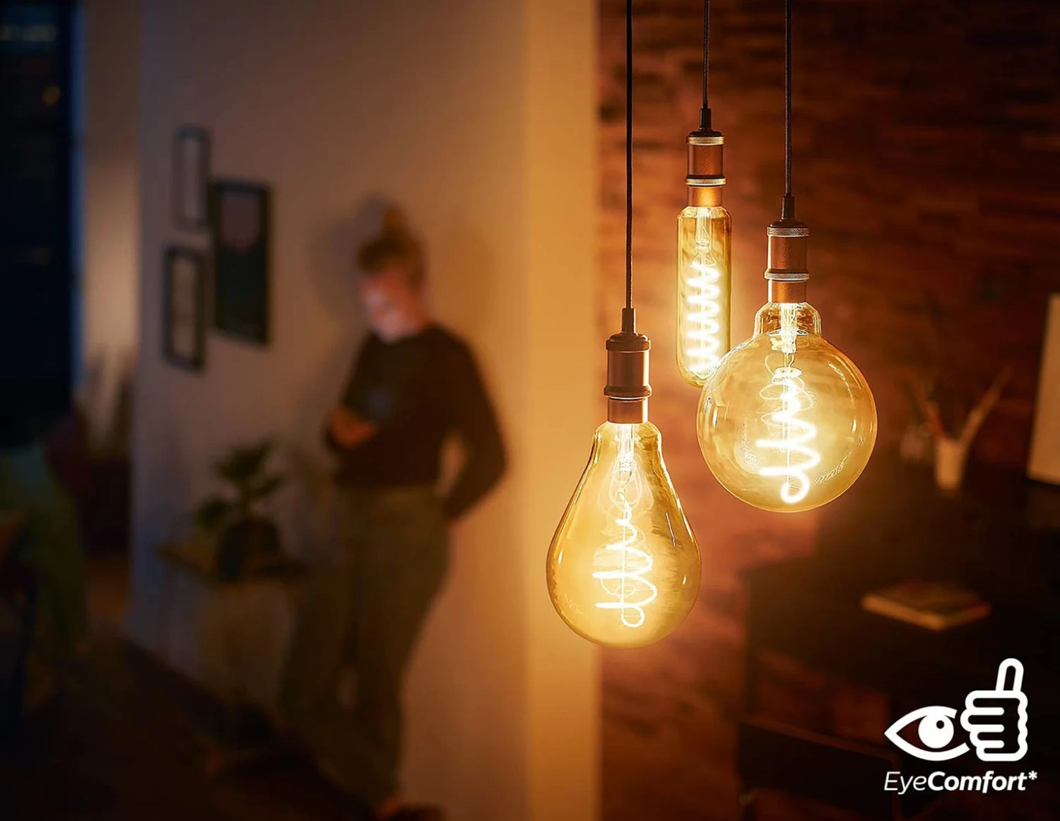 Philips LED Filament E27 6.5W (40W) Dim Giant Bulb - Gold - Image 4