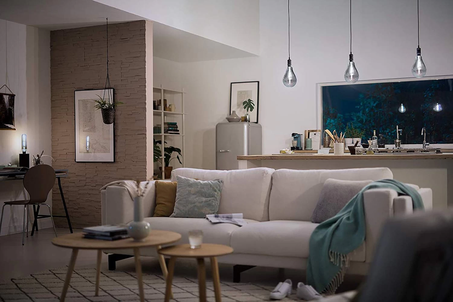 Philips LED Filament E27 6.5W (25W) Dim Giant Bulb - Smoky - Image 3